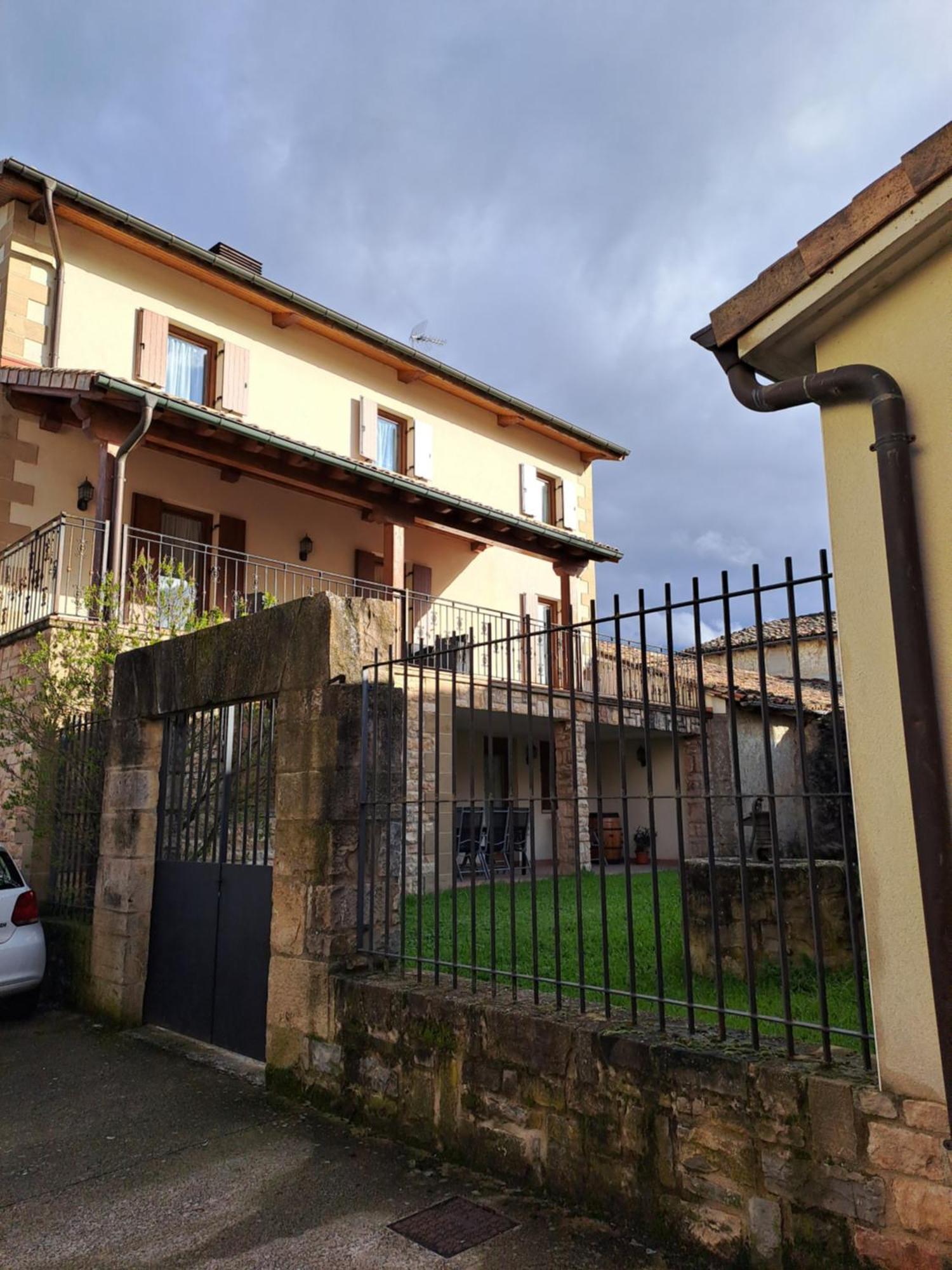 Casa Rural Torreblanca Urroz Exterior photo